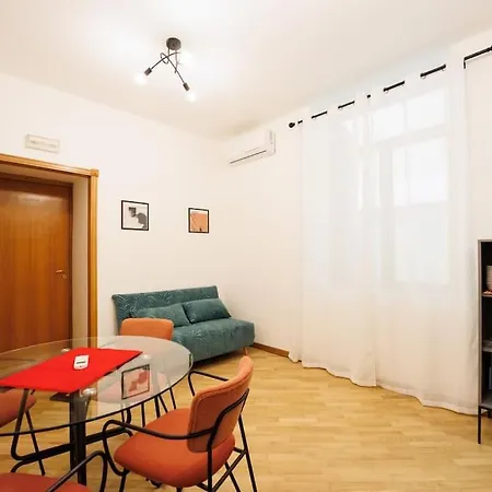 Dante 2 Rooms Apartment Super Central next metro By HouseinNaples-2